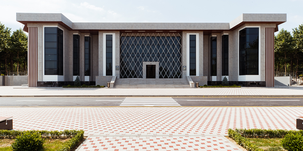 Baş Dövlət Yol Polisi İdarəsinin və Abşeron Rayon Polis İdarəsinin Saray Polis Bölməsinin yeni inzibati binalarının açılışı olub.