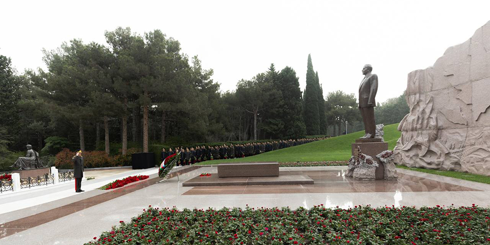 12 dekabr - ümummilli lider Heydər Əliyevin anım günüdür
